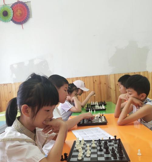 初学者象棋技巧（掌握象棋规则，攻守兼备）