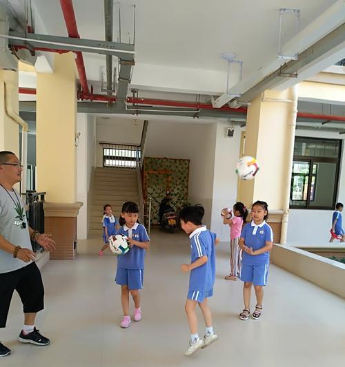 如何提高足球守门员基本功训练技巧（15个段落详解守门员基本功训练技巧）