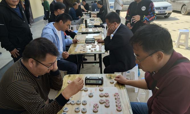 国际象棋大师的技巧（精通象棋必知的策略和技巧）