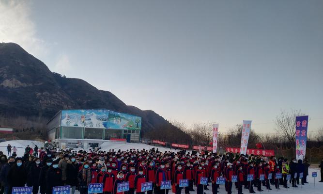 四季滑雪场滑雪技巧大揭秘（15个技巧带你畅享滑雪乐趣）