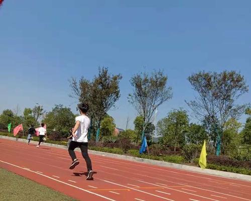 400米初三跑步技巧与方法（让你在短时间内提高耐力和速度）