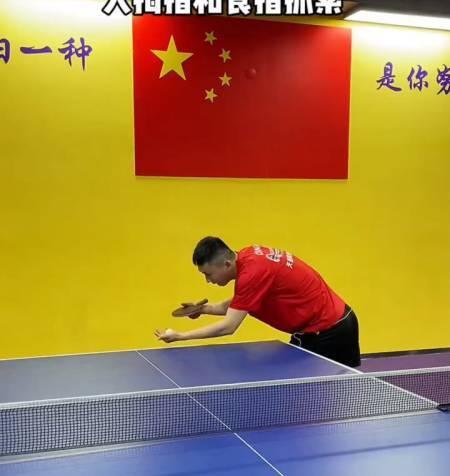掌握乒乓球双打直板下旋发球技巧（双打下旋发球的精妙之处及实战应用技巧）
