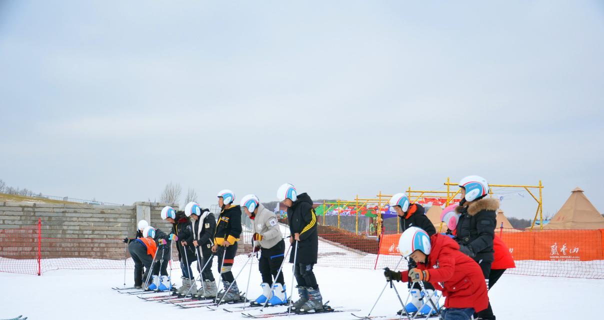 滑雪技巧大揭秘（掌握技巧）