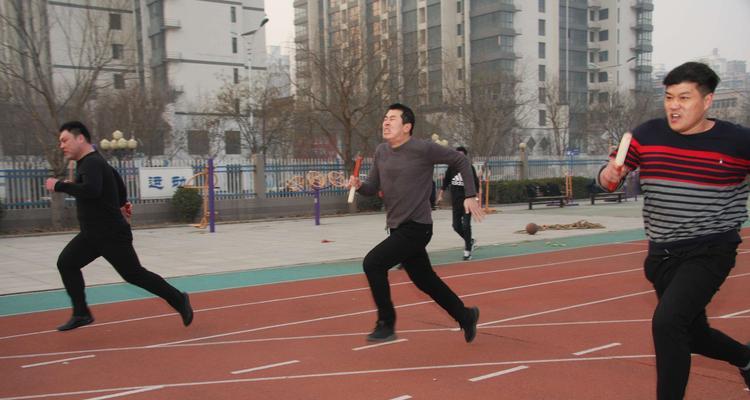 打造两百米接力女生跑步的技巧（掌握正确姿势）