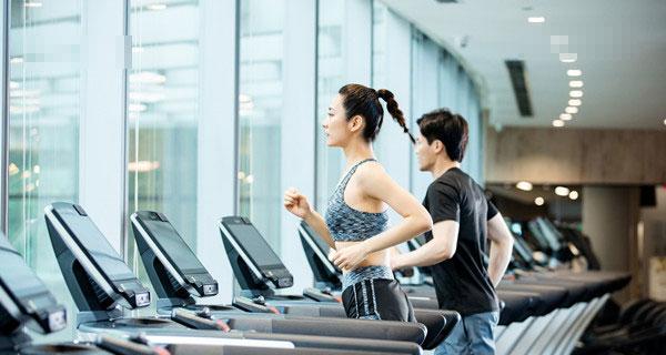 电击如何帮助完善跑步技巧？跑步技巧提升的秘诀是什么？