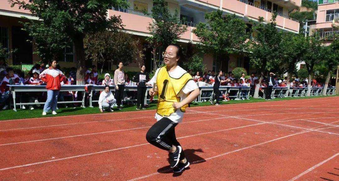 小学生怎样训练田径跑步技巧？有哪些有效的方法？