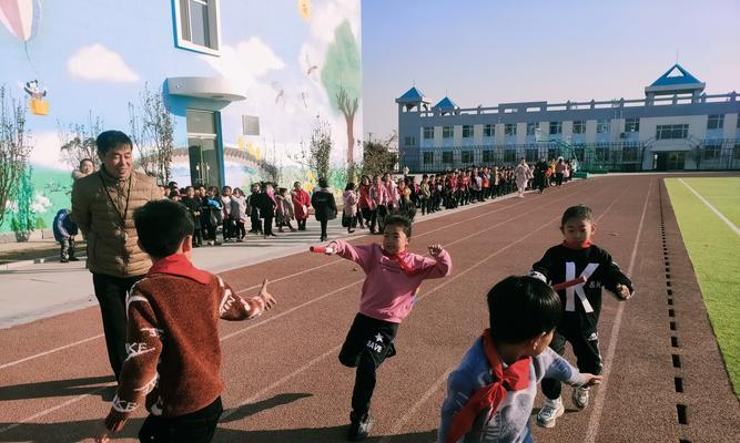 短跑接力赛跑步技巧有哪些方法？如何提高接力赛中的配合效率？