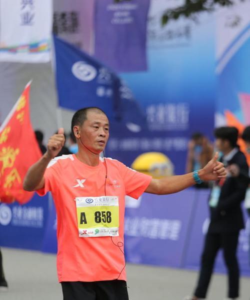 马拉松跑步技巧大全？如何有效训练提高成绩？