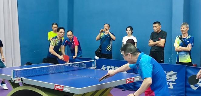 乒乓球搓球时手臂发力技巧是什么？如何正确运用手臂发力？