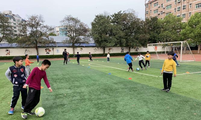 如何提高足球传球技巧？有效发力训练方法是什么？
