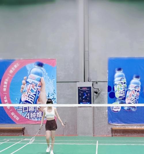 如何快速掌握简单捡羽毛球技巧？捡球时常见的错误有哪些？