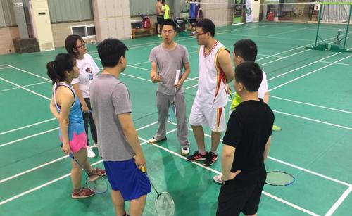 羽毛球双打训练技巧有哪些？教练如何有效指导？