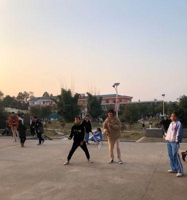 福建羽毛球训练技巧有哪些？如何提高兴趣羽毛球水平？