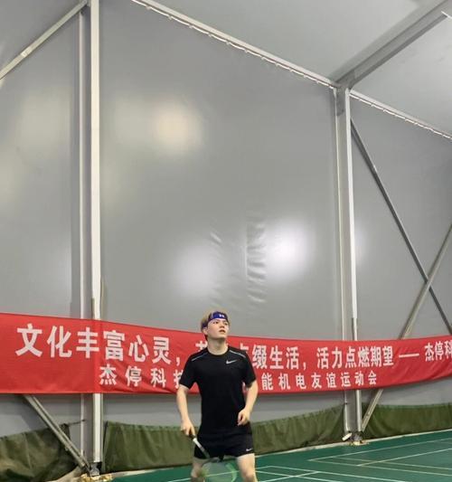 如何掌握决战羽毛球的操作技巧？常见问题有哪些？