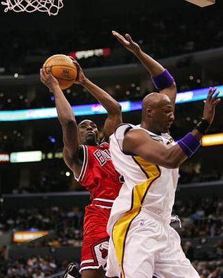 NBA上篮技巧有哪些？如何提高上篮成功率？