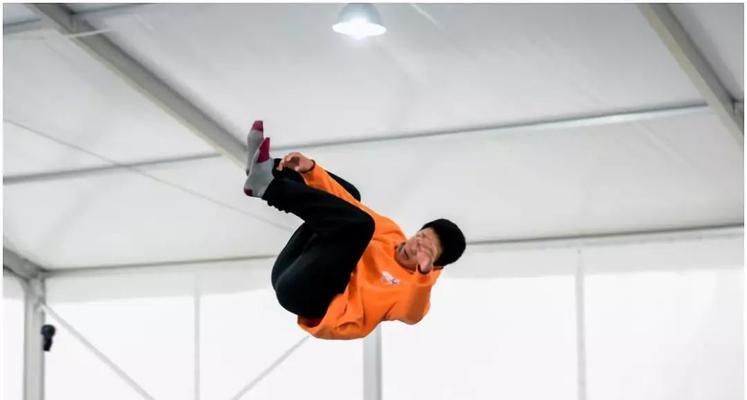 单板滑雪空中技巧比赛中常见问题有哪些？如何解决？