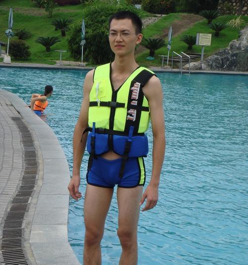 学游泳技巧巧？如何快速掌握游泳基本技巧？