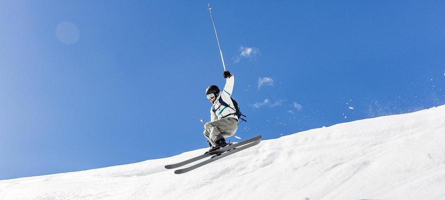 滑雪技巧资料哪里找？如何快速提升滑雪技能？