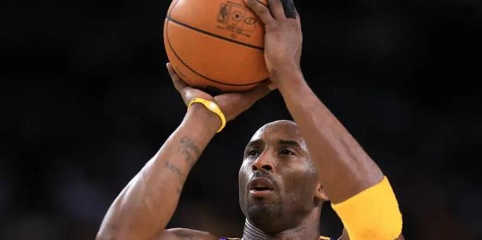 玩转NBA技巧单挑（用关键技能击败对手）