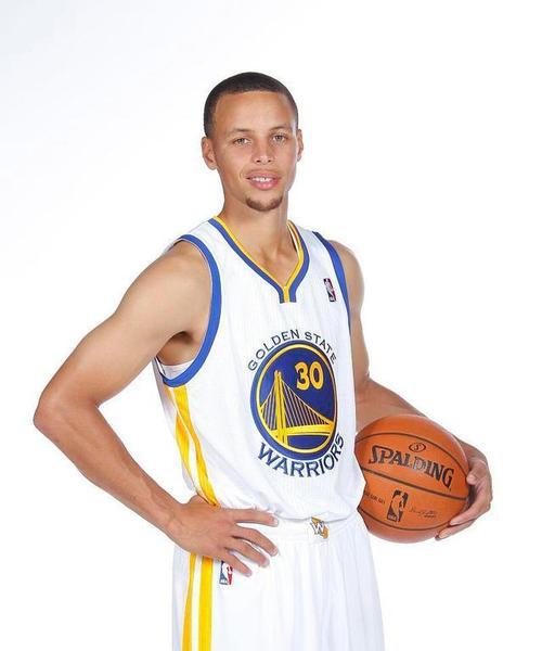 NBA投球发力技巧（掌握NBA球员的投篮秘诀）