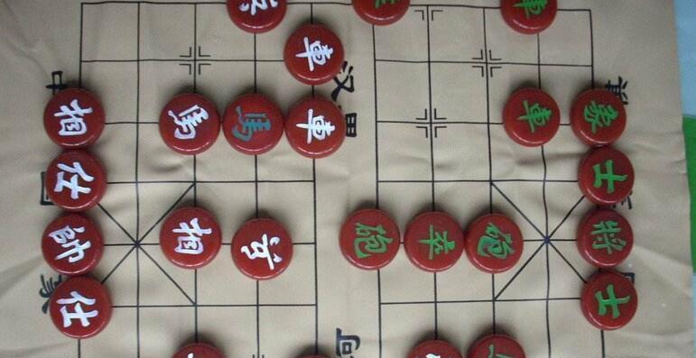 象棋开局的策略与技巧（掌握必备的防守和攻击方案）