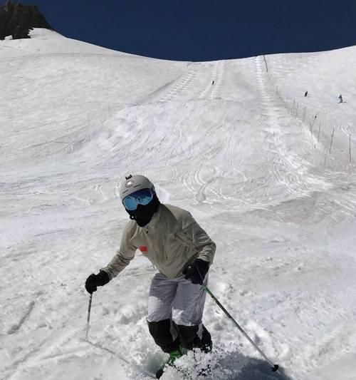 滑雪高端技巧有哪些？如何快速掌握滑雪高级动作？