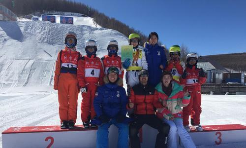 非自由式滑雪空中技巧项目剖析（揭开其独特风采）