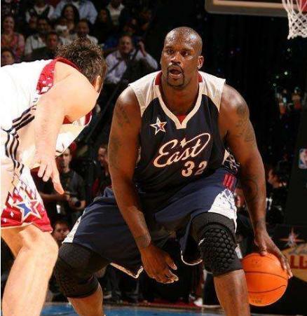 以技巧王NBA历史为主题的深度解析（探究NBA历史上最具技巧的球员）