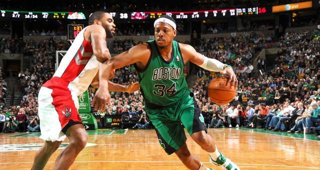 NBA中帅气实用的过人技巧（教你如何像专业球员一样过人）