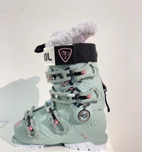 滑雪技巧有哪些？滑雪鞋硬度如何选择？