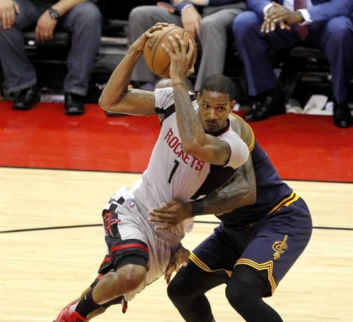 NBA突破过人技巧篮球教学？如何提高篮球运球能力？