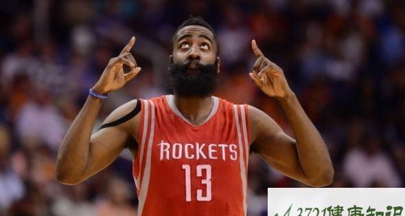 掌握NBA晃人技巧——左撇子选手的秘密武器（从基本动作到高级技巧）