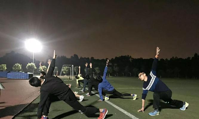 国家篮球队取胜需要哪些基本素质和技巧？如何通过训练提高？