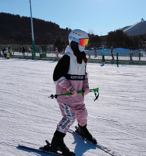双板滑雪技巧（轻松掌握双板滑雪的基本技巧）