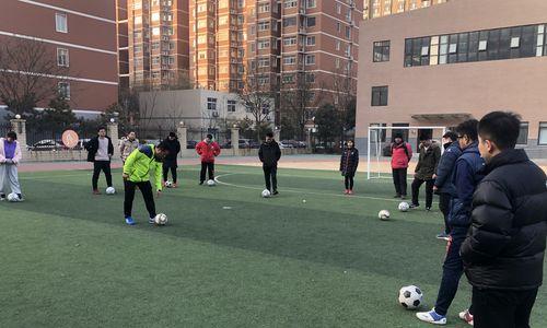 足球技巧入门有哪些常见问题？如何快速掌握基本技巧？