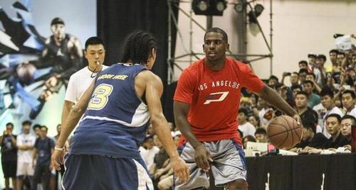 NBA单挑脚步技巧教学（打造高效攻防利器）