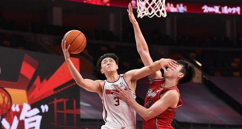 CBA带球技巧有哪些？如何提高篮球控球能力？