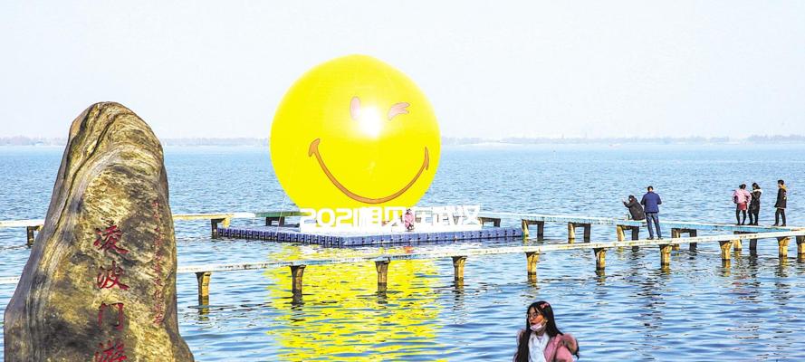 游泳时把头露出水面换气球可行吗？如何正确换气？