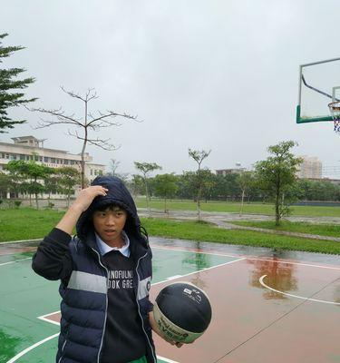 如何掌握接篮球技巧（打好接球基础）