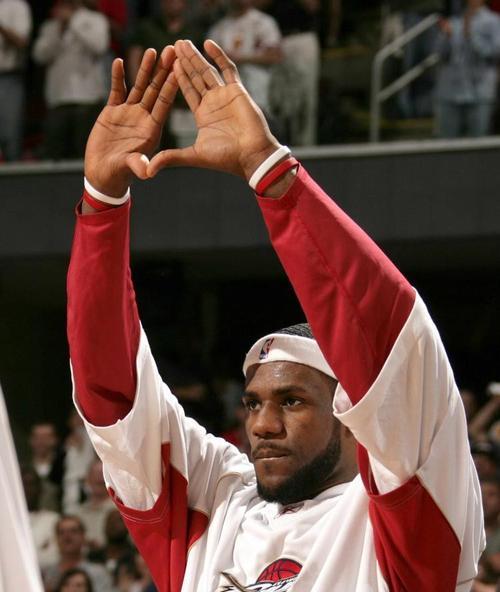 NBA球星技巧秀——天赋与努力的完美融合（15个段落带你领略NBA球星技巧秀的魅力）