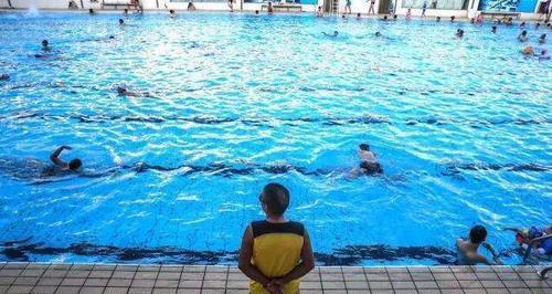 学游泳时不会抬头换气怎么办？有效换气技巧有哪些？