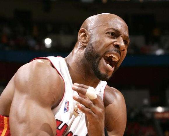 NBA现役内线球员有哪些技巧？如何提升内线技术？
