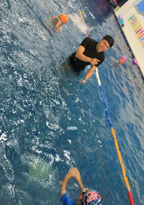 小孩自由泳换气怎么教育？家长如何正确指导？