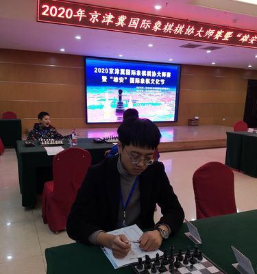 如何成为国际象棋大师？掌握哪些技巧能提高棋艺？