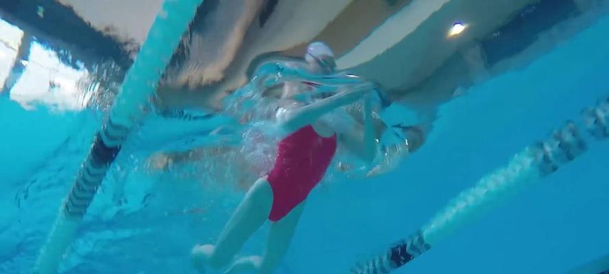 蛙泳时手臂不动如何正确换气？常见问题解答