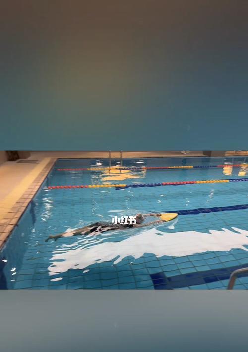 蛙泳腿和水面换气技巧是什么？如何正确进行呼吸配合？