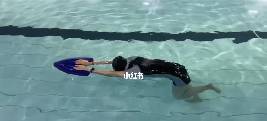 游泳中的呼吸节奏（掌握水上换气多少秒一次）