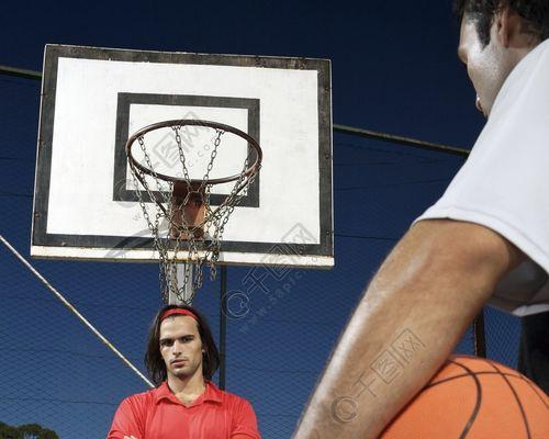 篮球全场赛中如何运用有效技巧？有哪些常见问题及解决方法？