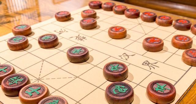 业余象棋爱好者必备技巧（15个实用技巧轻松提升棋艺）
