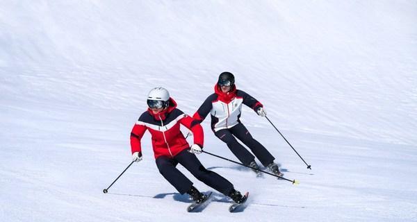 自由式滑雪空中技巧全解析（挑战重力）